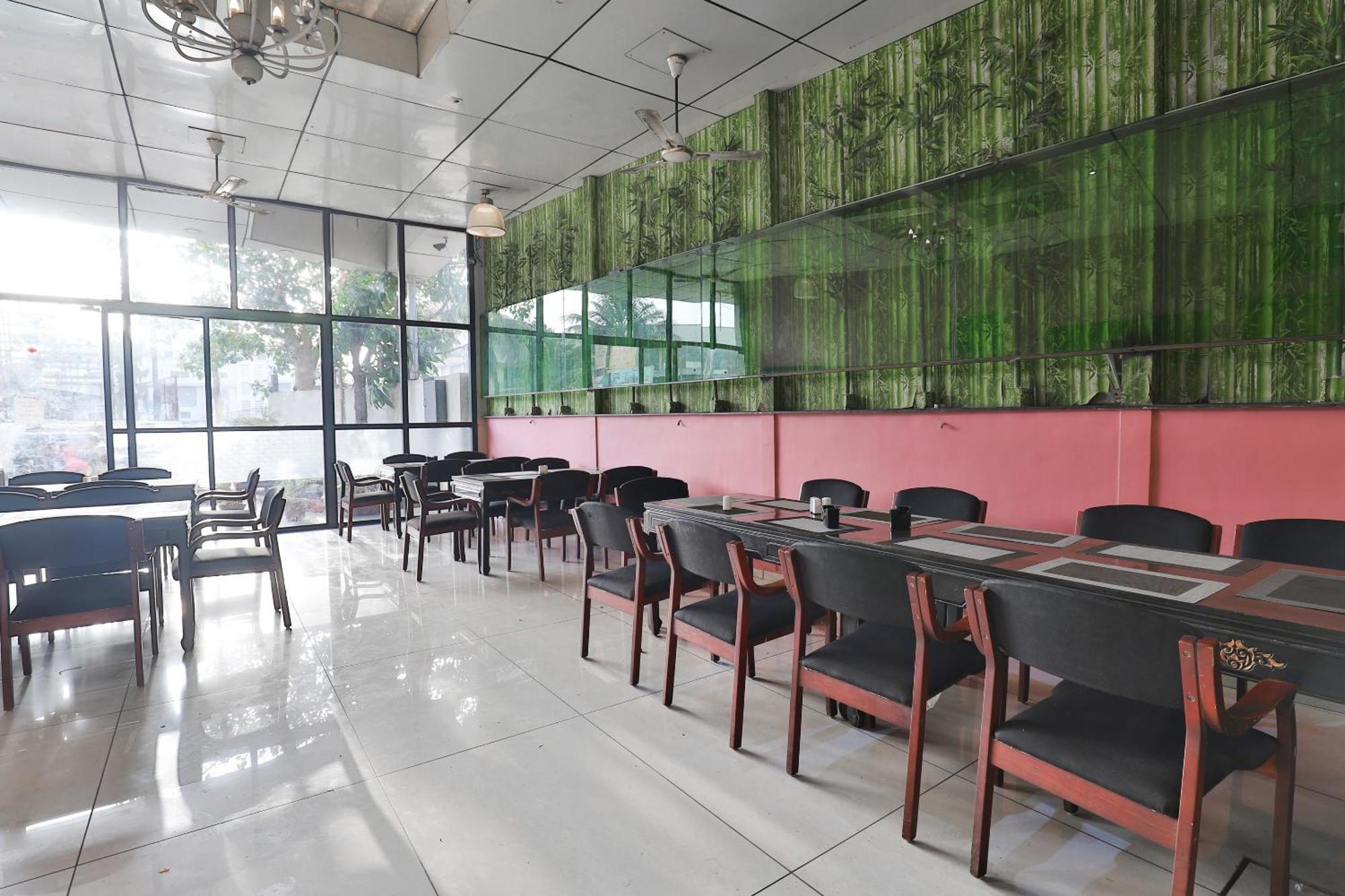 Hotel O Lotus Residency Daman Kültér fotó